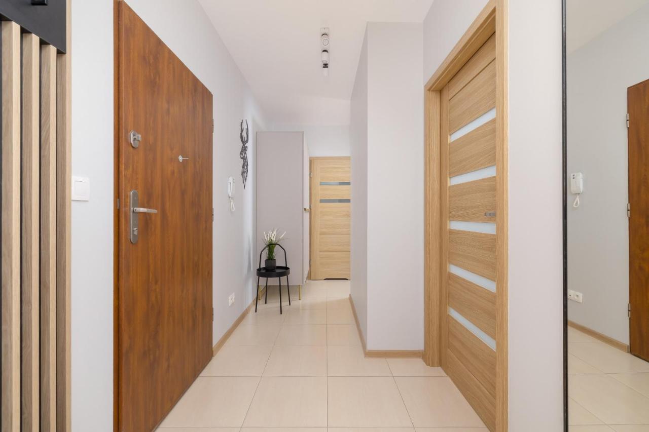 Osiedle Avia Harmonious Apartment With Balcony & Parking Cracow By Renters Prestige Krakow Luaran gambar