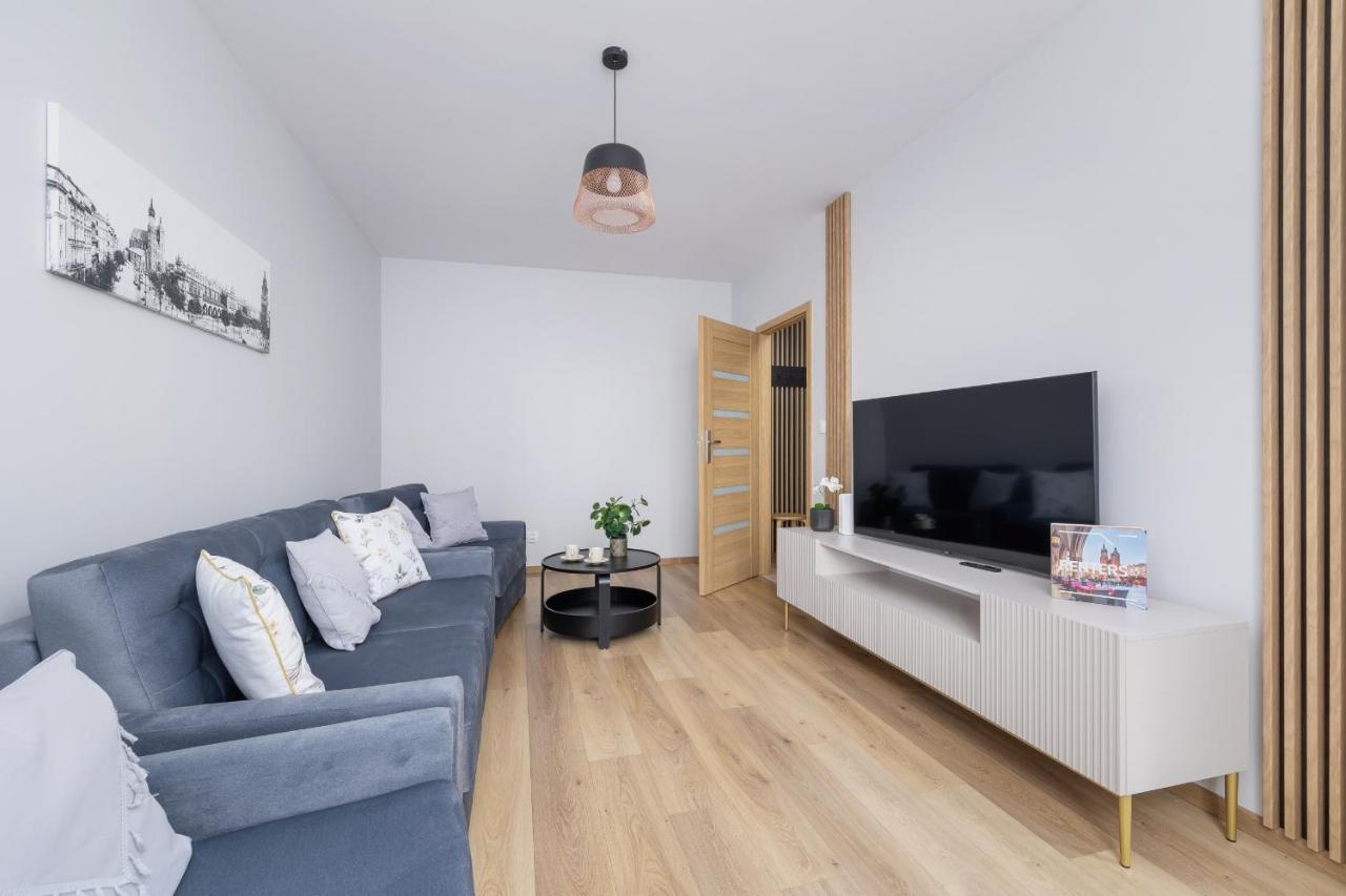 Osiedle Avia Harmonious Apartment With Balcony & Parking Cracow By Renters Prestige Krakow Luaran gambar