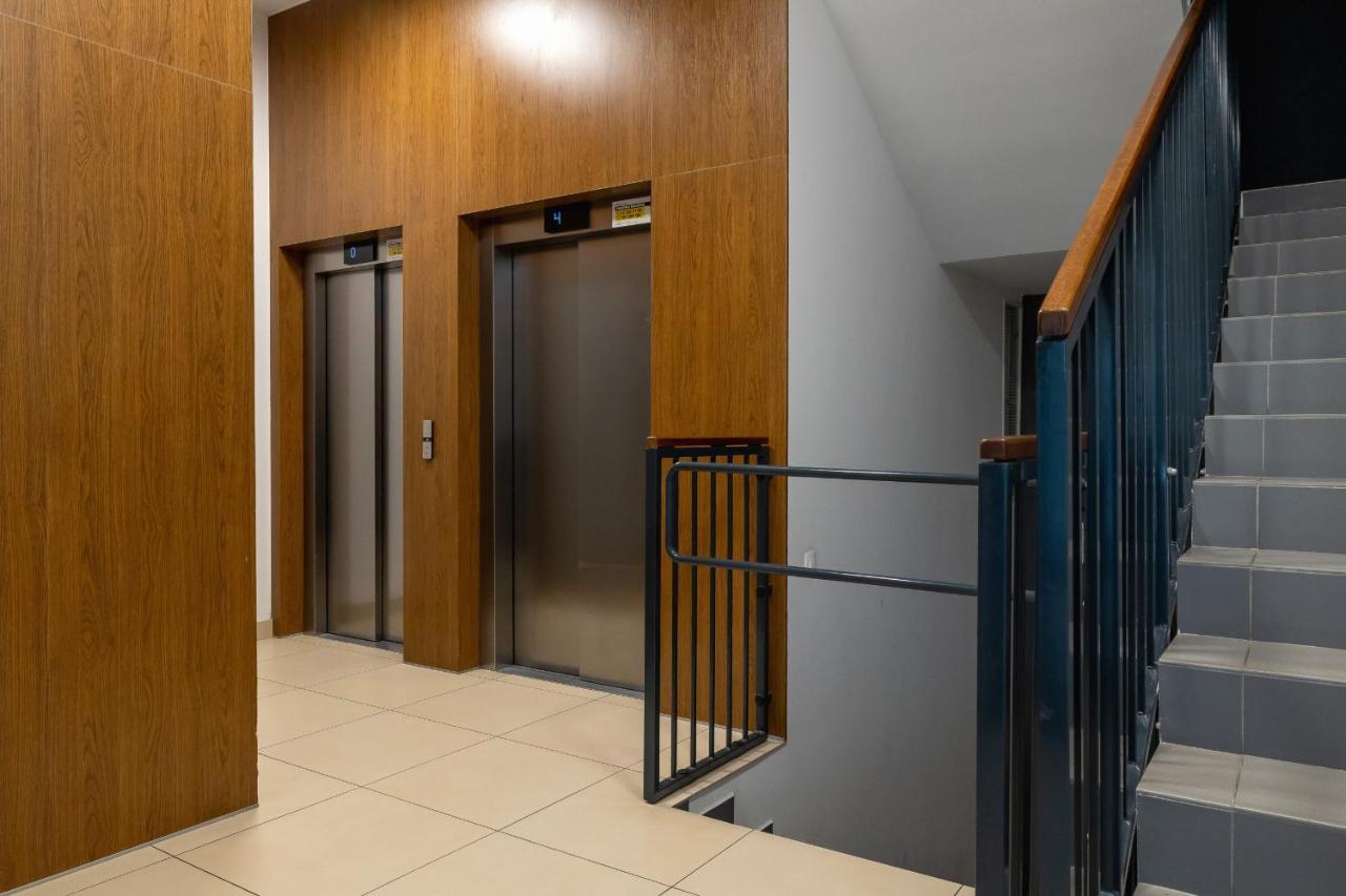 Osiedle Avia Harmonious Apartment With Balcony & Parking Cracow By Renters Prestige Krakow Luaran gambar
