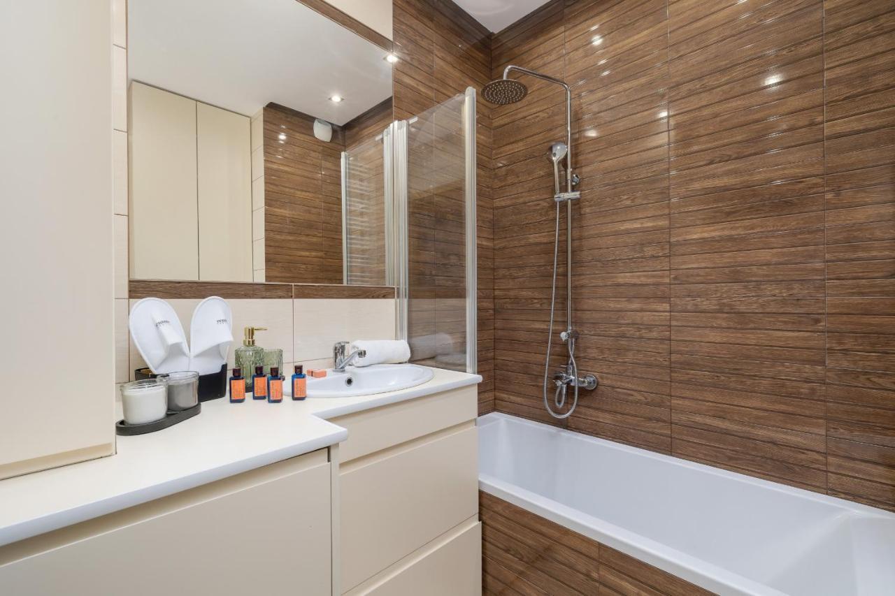 Osiedle Avia Harmonious Apartment With Balcony & Parking Cracow By Renters Prestige Krakow Luaran gambar